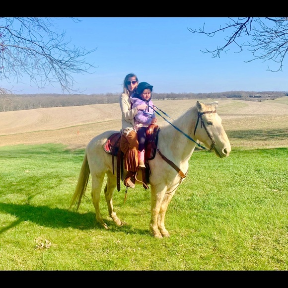 Meet your Posher, Emily - Picture 6 of 13